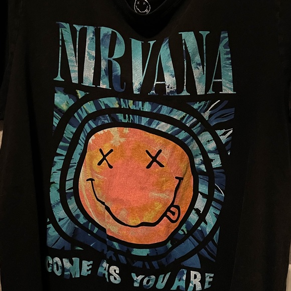 Graphic tee - Picture 2 of 2